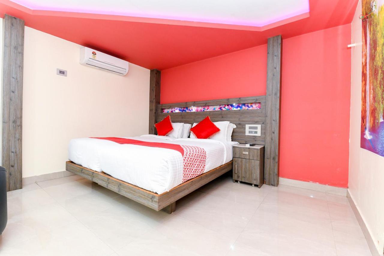 Oyo 1889 Hotel Aj Park Alappuzha Zimmer foto