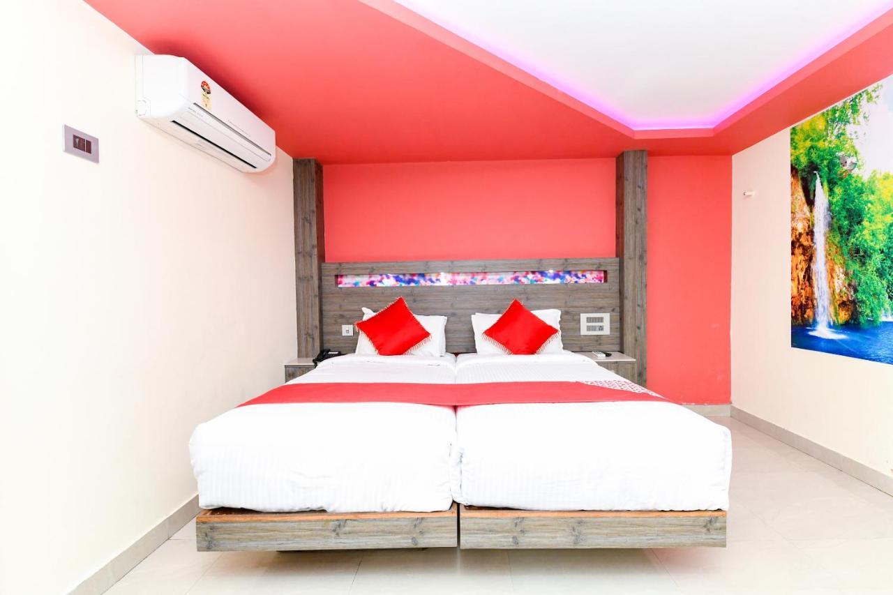 Oyo 1889 Hotel Aj Park Alappuzha Zimmer foto
