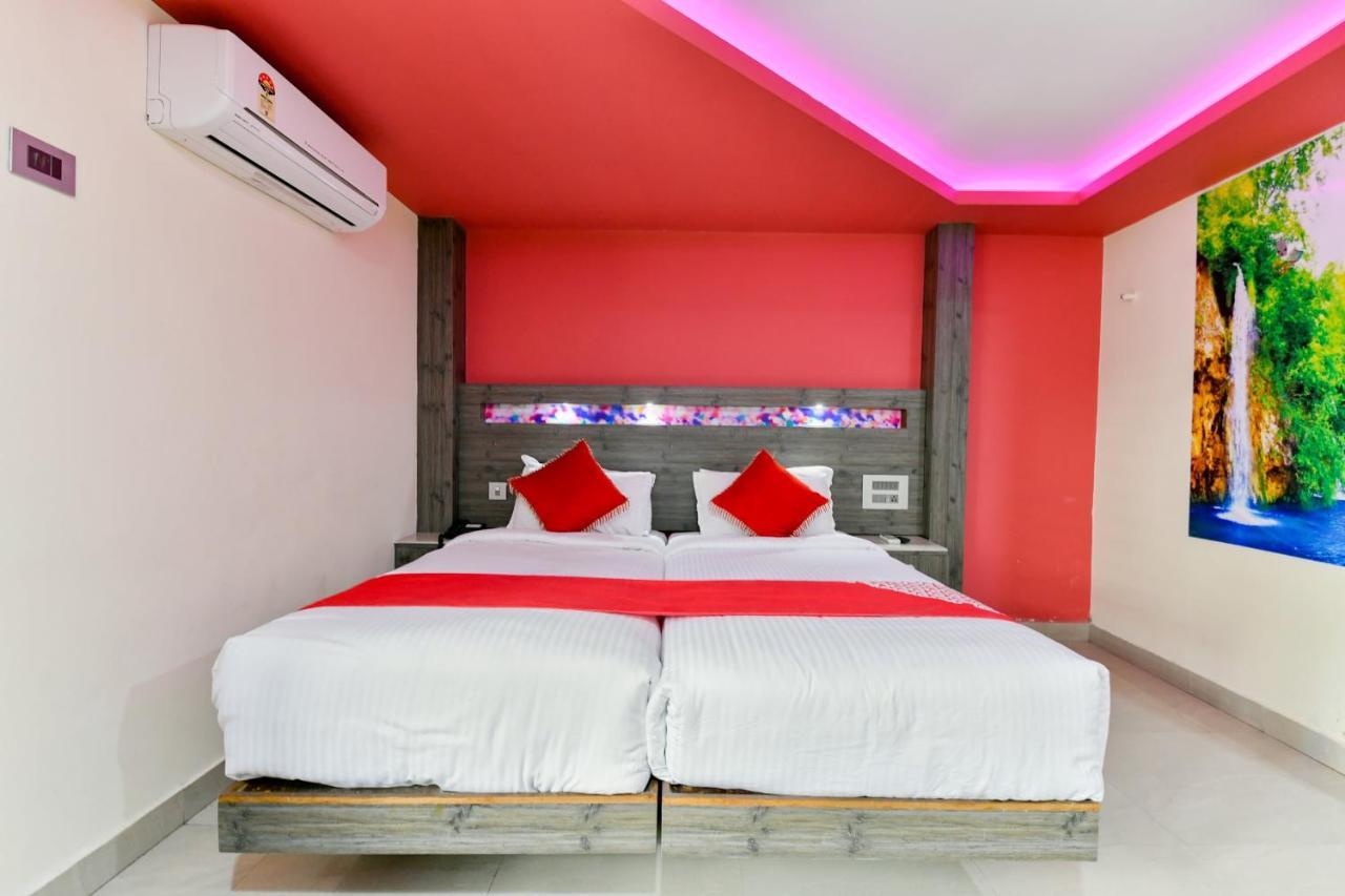 Oyo 1889 Hotel Aj Park Alappuzha Zimmer foto