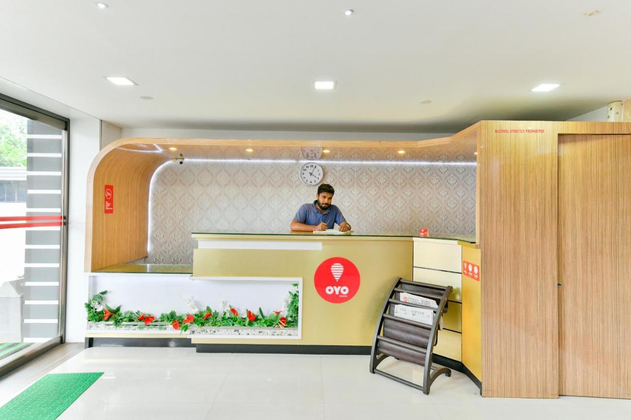 Oyo 1889 Hotel Aj Park Alappuzha Exterior foto